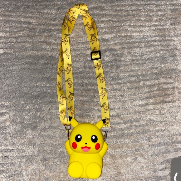Pikachu Crossbody NEW - Picture 2 of 2